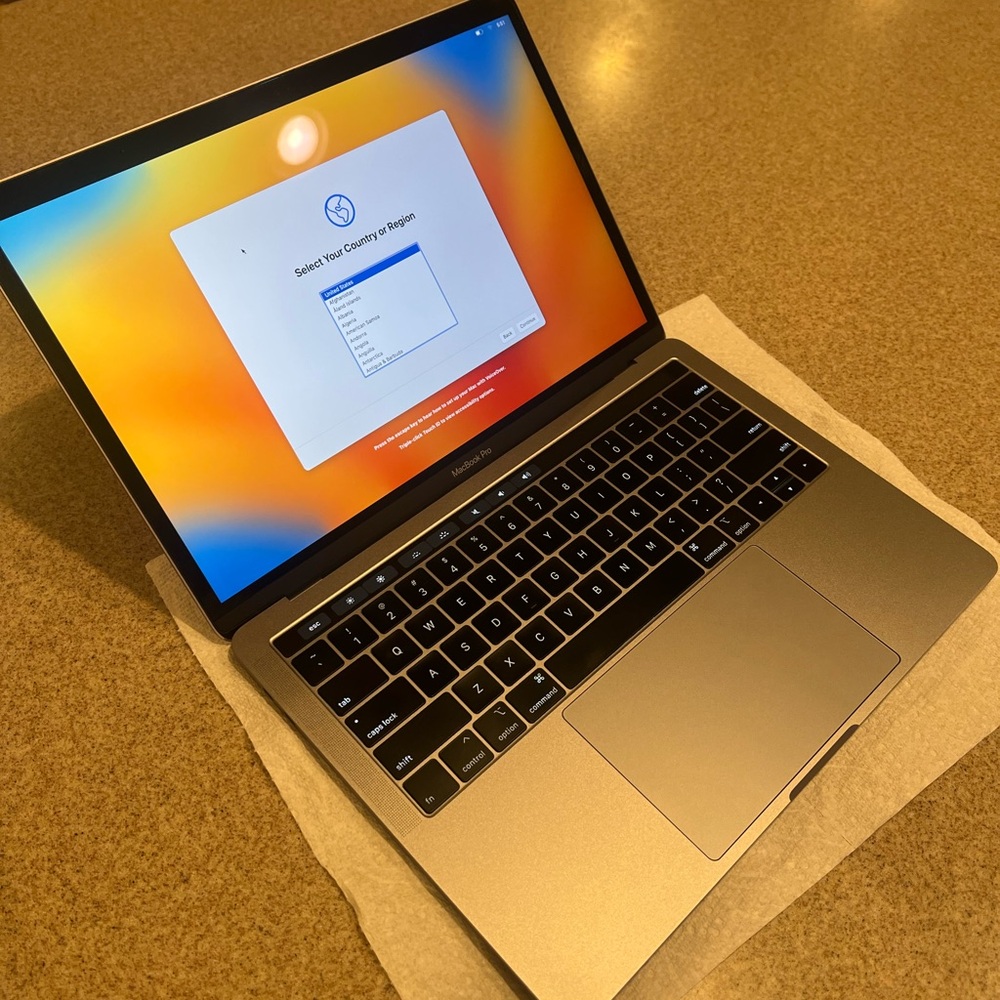 Apple MacBook in Silver